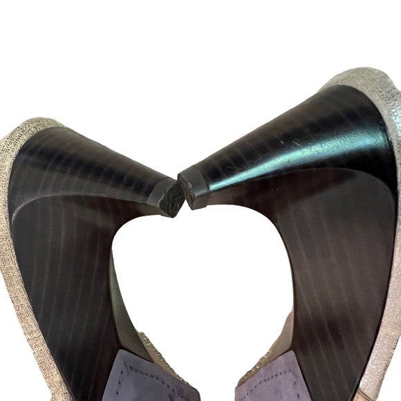 Donald J Pliner Mule Heels Peace Sign Studded Beige Size 9.5 - Picture 6 of 13